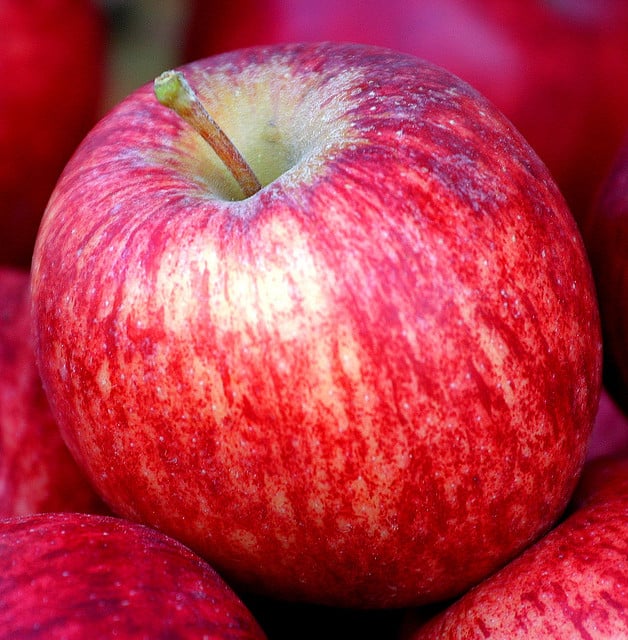delicious red apple