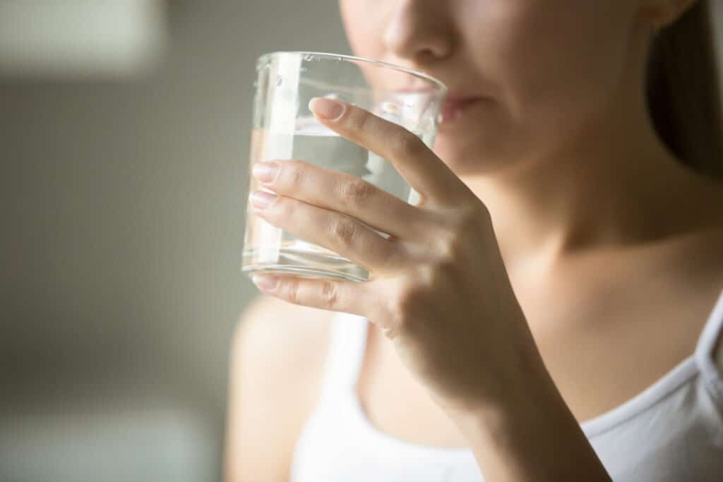 health benefits of a salt water rinse